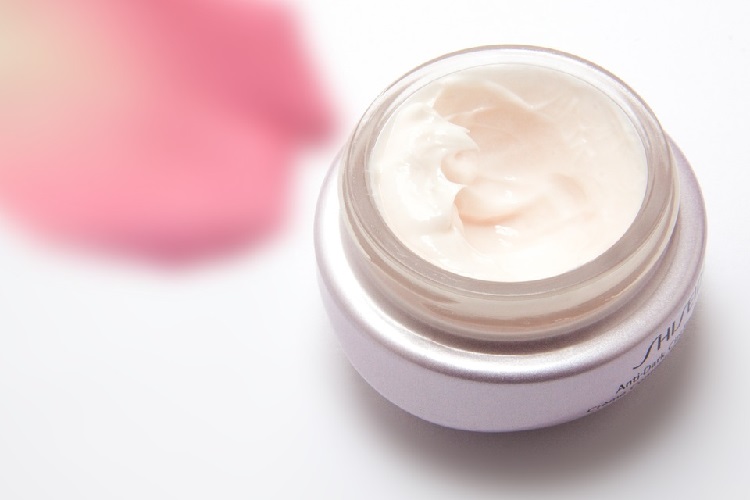 skincare eye cream